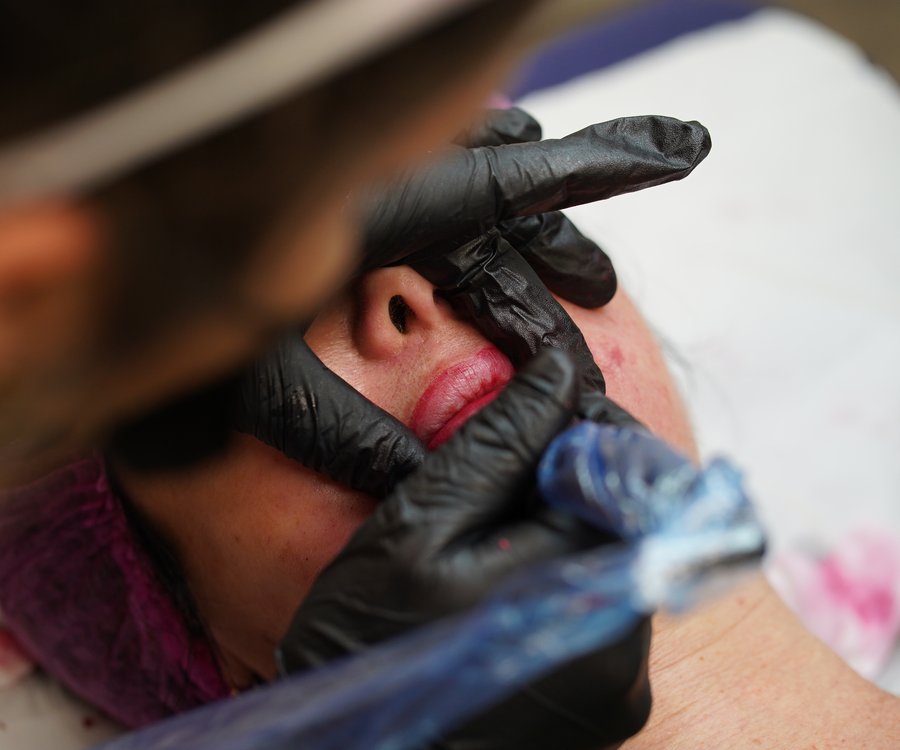 Micropigmentación de labios en cabina
